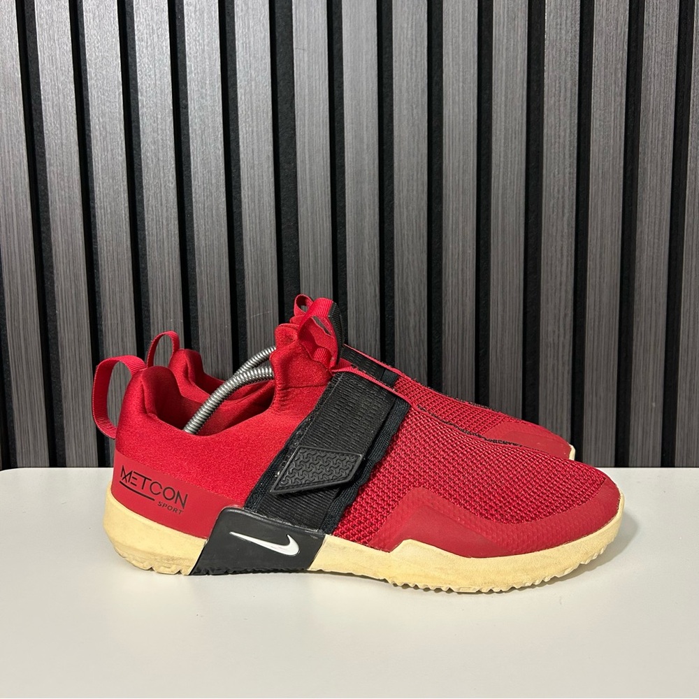 Nike metcon sport red black strap